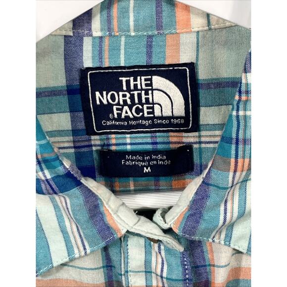 The North Face Womens Roll Tab Long Sleeve Button Shirt in Blue Plaid Size Mediu - Picture 3 of 9